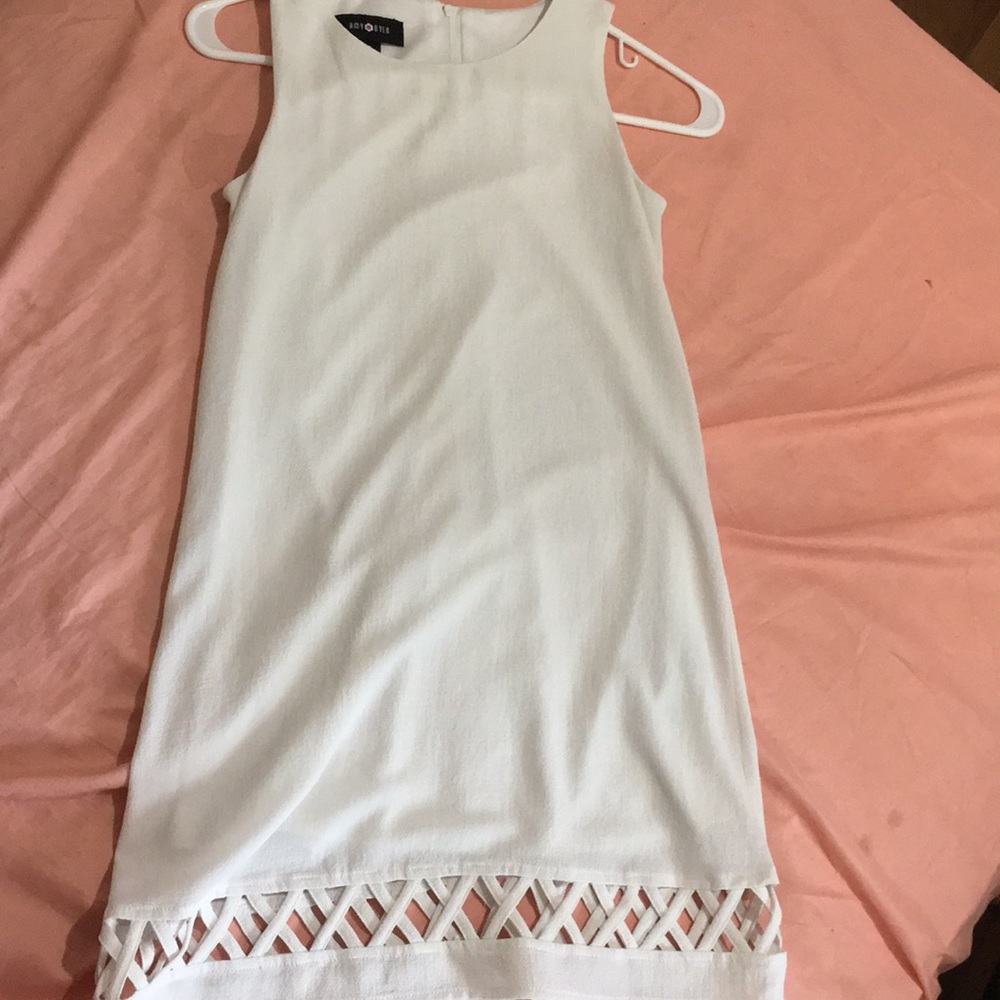 GIRLS WHITE DRESS - Picture 4 of 4